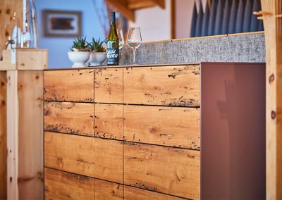 Sideboard aus venezianischer Eiche, grifflos mit Tip-On