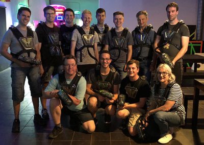 Team der Schreinerei Bauereiß beim Lasertagspielen